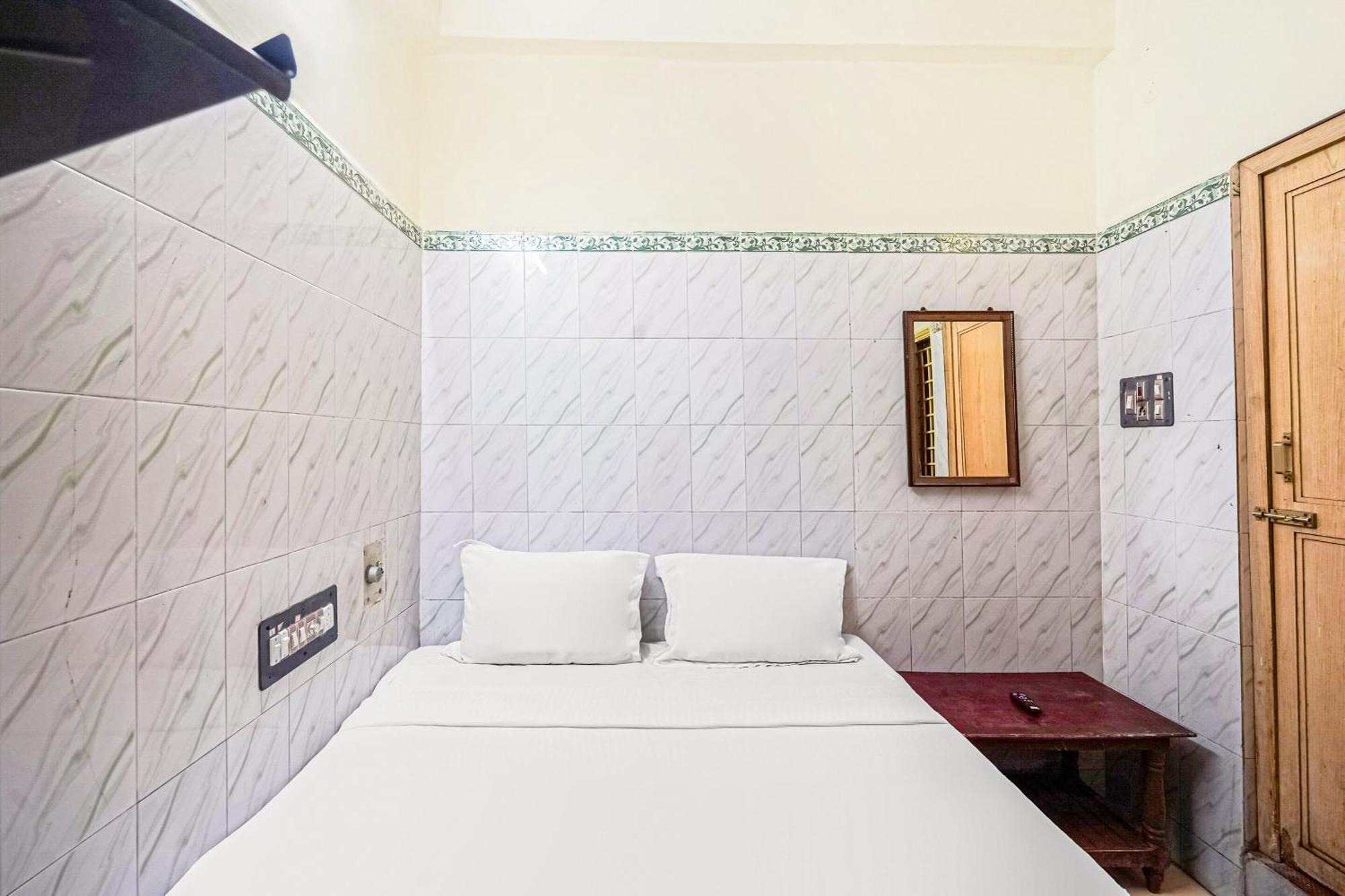 SPOT ON 84555 Venkata Sai Residency Hotel Tirupati Bagian luar foto